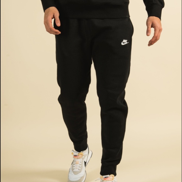 Nike NSW Sportswear Club Fleece Jogger Size M Men Pants Black BV2671-010 - Picture 3 of 13
